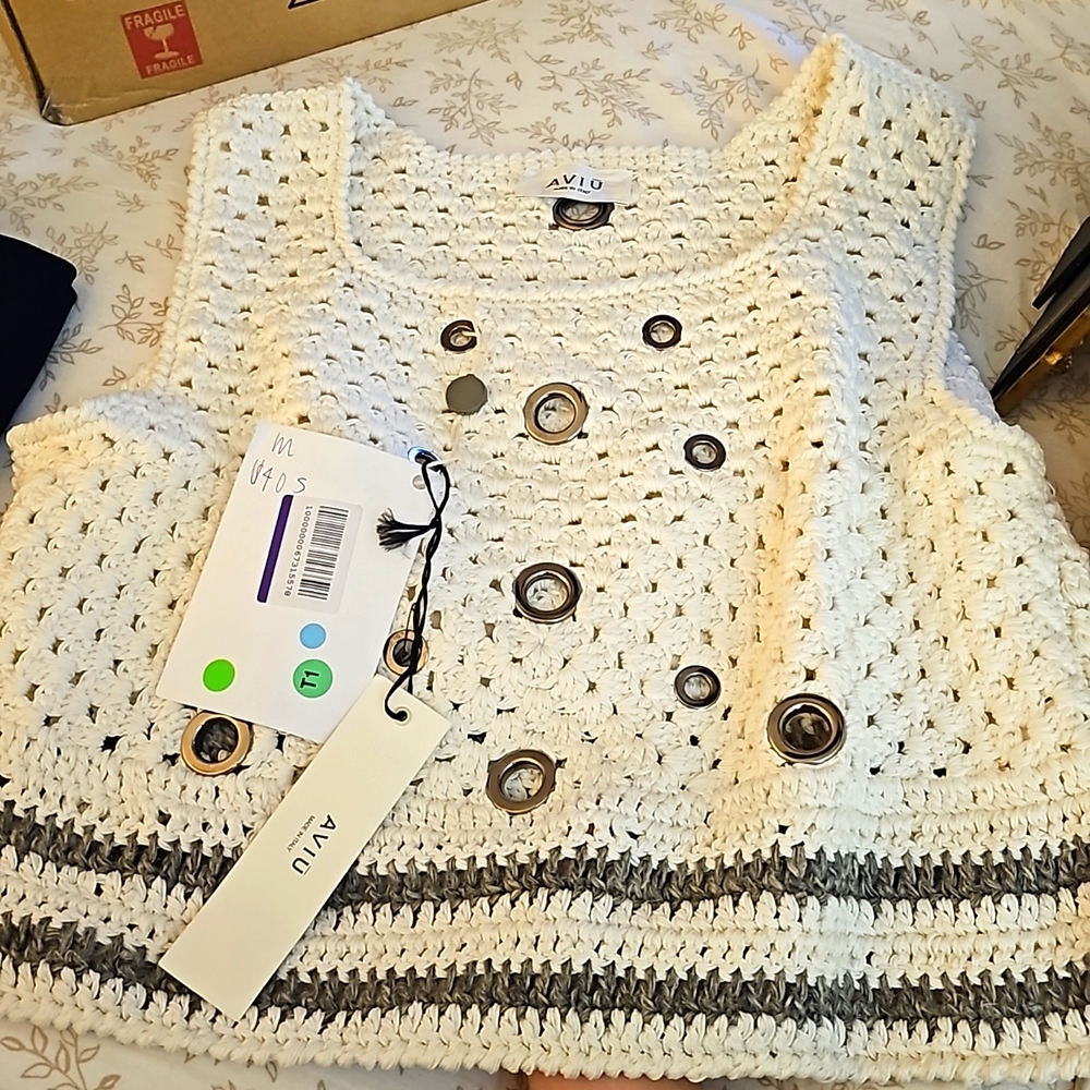 Aviū  Crochet Top